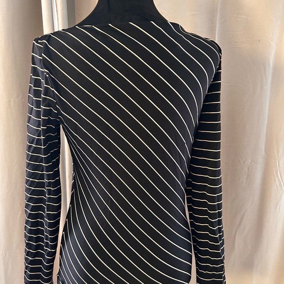 Adorable boat neck Express stretch top - Picture 8 of 8